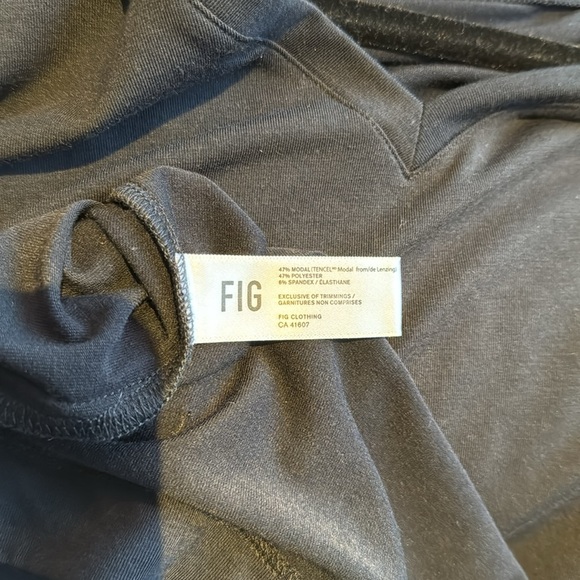 FIG Black V-Neck/Crewneck T-Shirt Dress - Picture 5 of 5